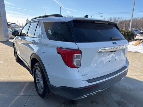 Used 2024 Ford Explorer XLT w/ Equipment Group 202A image 5