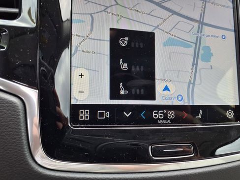 Used 2025 Volvo XC90 T8 Ultra w/ Protection Package Premier image 16