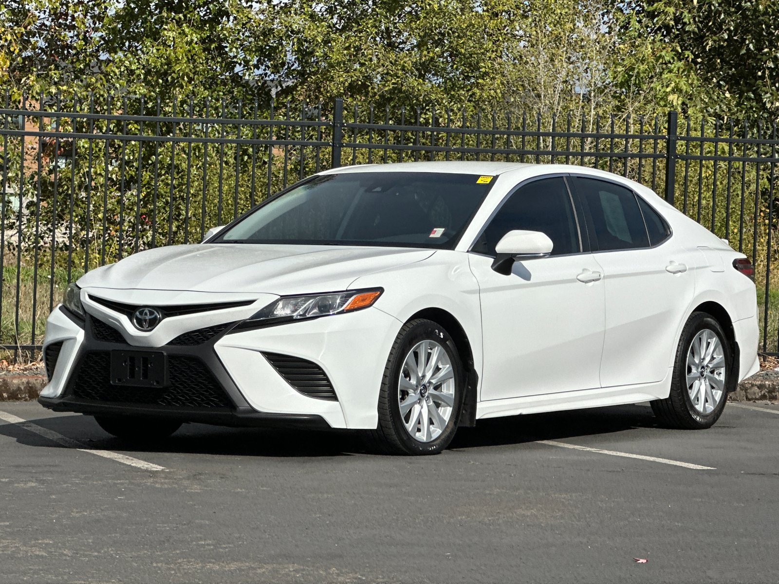 Used 2019 Toyota Camry SE FWD image 8