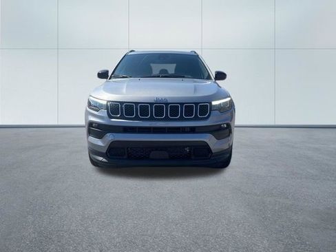 Used 2023 Jeep Compass Latitude w/ Sun and Sound Group AWD/4WD image 2