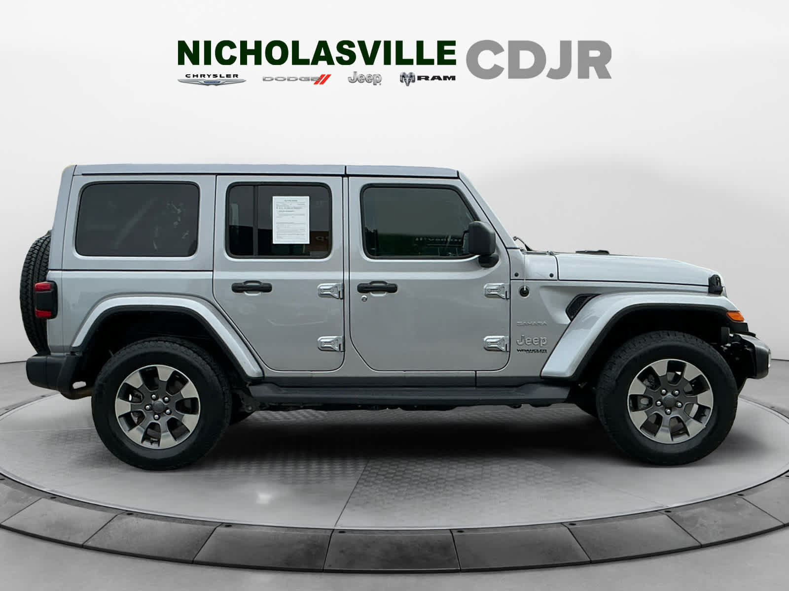 Used 2018 Jeep Wrangler Unlimited Sahara w/ LED Lighting Group AWD/4WD image 6