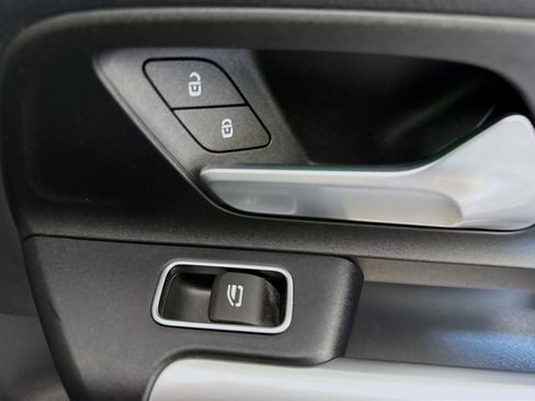 Used 2025 Mercedes-Benz GLA 250 image 31