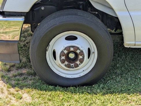 Used 2023 Ford E-350 and Econoline 350 Super Duty w/ Driver's Safety Package RWD image 10
