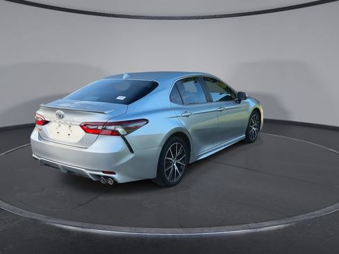 Used 2023 Toyota Camry SE w/ Convenience Package FWD image 8