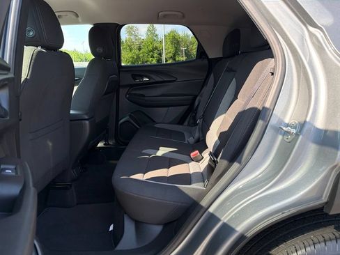 Used 2025 Chevrolet TrailBlazer LT w/ Convenience Package AWD/4WD image 29