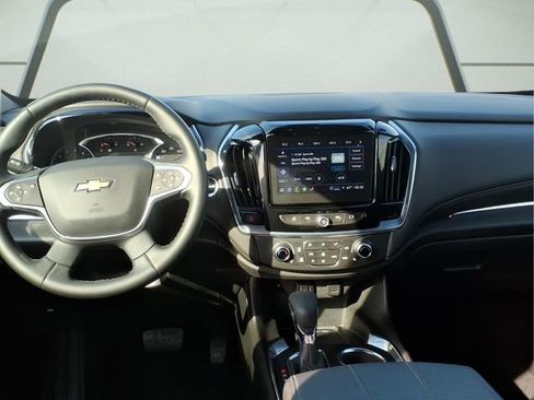 Certified 2023 Chevrolet Traverse LT image 11