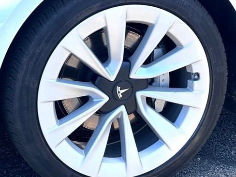 Used 2023 Tesla Model 3 Standard Range RWD image 9