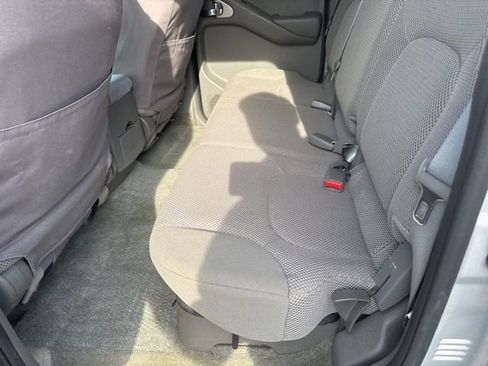 Used 2016 Nissan Frontier SV AWD/4WD image 10