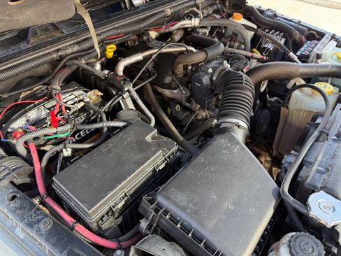 Used 2010 Jeep Wrangler Rubicon w/ PWR Convenience Group image 12