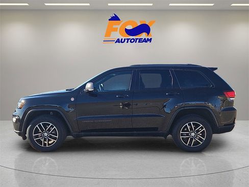 Used 2017 Jeep Grand Cherokee Trailhawk w/ Trailhawk Luxury Group image 2