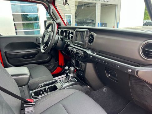 Used 2022 Jeep Wrangler Sport image 11