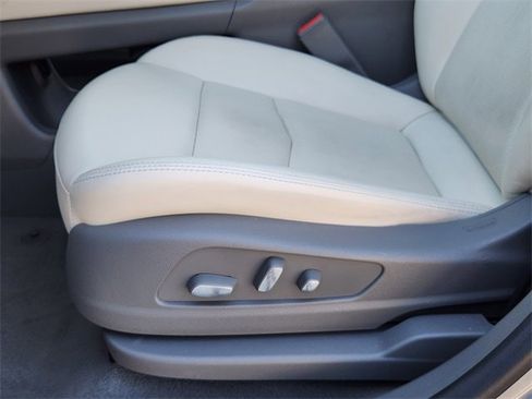 Used 2022 Cadillac XT5 Premium Luxury image 19