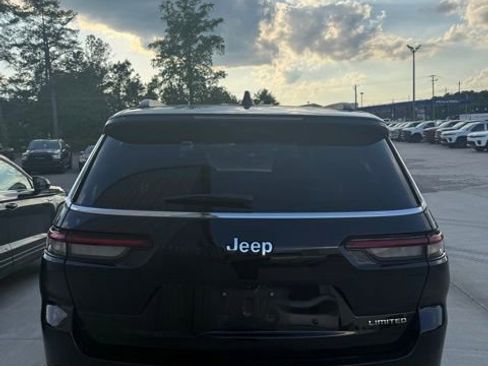 Used 2023 Jeep Grand Cherokee L Limited RWD image 5