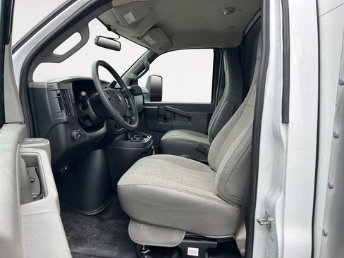 New 2025 Chevrolet Express 3500 Work Van w/ Power Convenience Package image 12