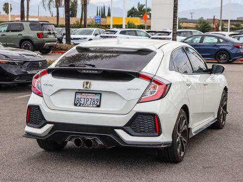 Used 2018 Honda Civic Sport image 11