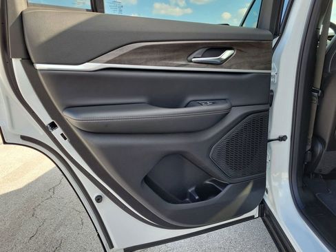 New 2026 Jeep Grand Cherokee Altitude AWD/4WD image 12
