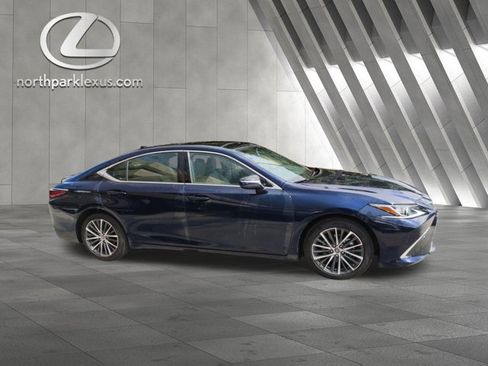 Used 2023 Lexus ES 350 w/ Premium Package FWD image 4