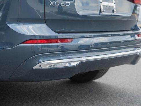 Certified 2022 Volvo XC60 B5 Inscription AWD/4WD image 9