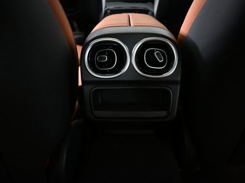 Used 2026 Mercedes-Benz C 300 Sedan image 17