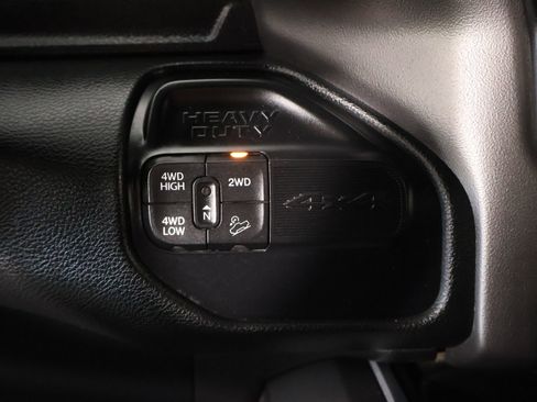 Used 2019 RAM 2500 Big Horn w/ Black Appearance Package image 8