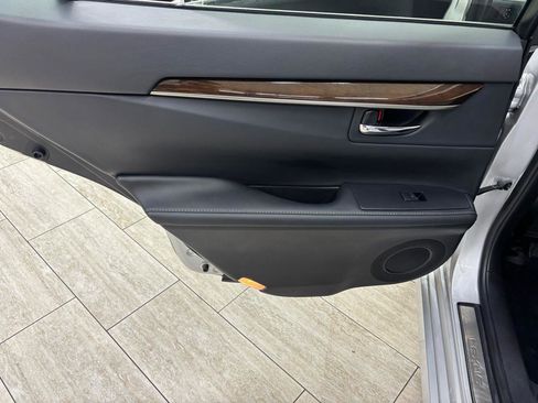 Used 2014 Lexus ES 350 w/ Luxury Package FWD image 20