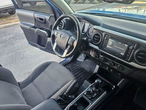 Used 2018 Toyota Tacoma SR5 AWD/4WD image 20