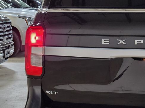 Used 2022 Ford Expedition XLT image 20