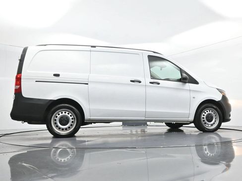 Used 2016 Mercedes-Benz Metris image 44