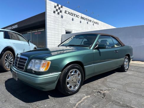 Used 1994 Mercedes-Benz E 320 Convertible image 1