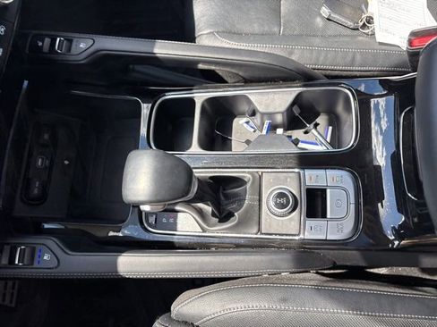 Used 2022 Kia Telluride SX w/ Nightfall Edition Package AWD/4WD image 18