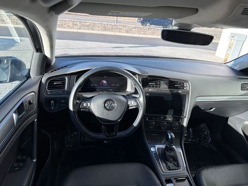 Used 2019 Volkswagen e-Golf SEL Premium image 16