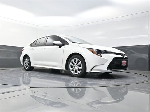 Used 2023 Toyota Corolla LE image 27