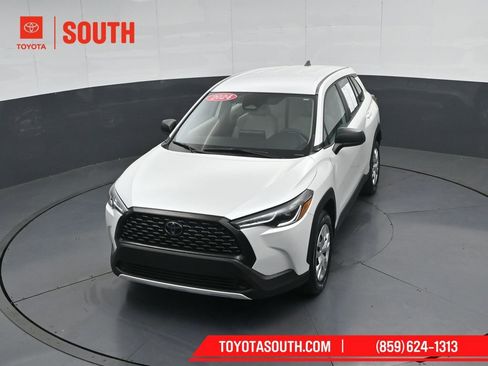 Used 2024 Toyota Corolla Cross L AWD/4WD image 47