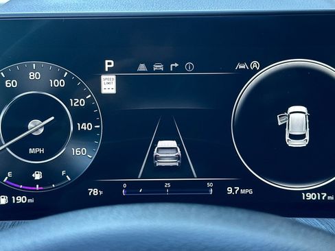 Certified 2024 Kia Telluride SX Prestige w/ Towing Package image 29