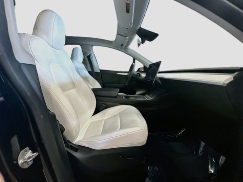 Used 2023 Tesla Model Y Performance AWD/4WD image 32