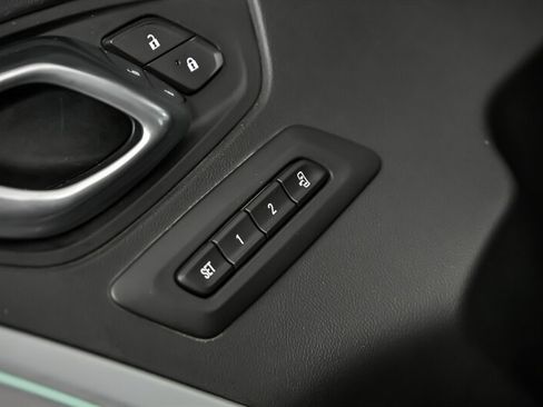 Used 2018 Chevrolet Camaro SS RWD image 14