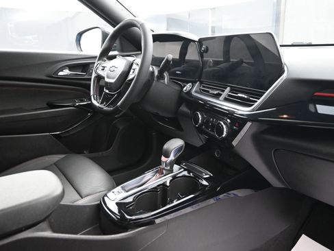 Certified 2024 Chevrolet Trax RS w/ Sunroof Package image 29