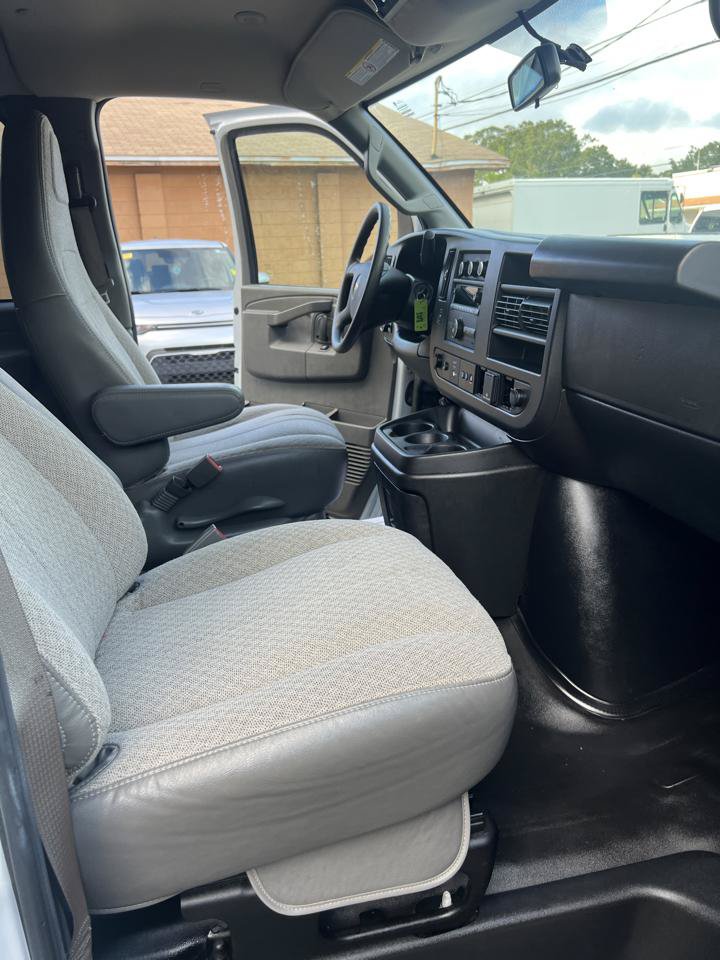 Used 2022 Chevrolet Express 3500 LS RWD image 8