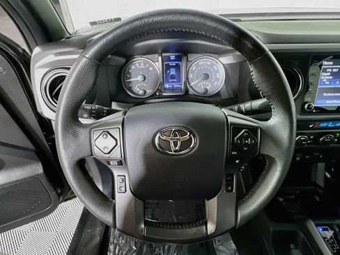 Certified 2020 Toyota Tacoma TRD Off-Road w/ Technology Package AWD/4WD image 10