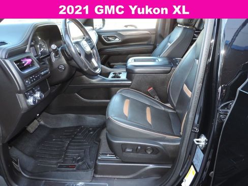 Used 2021 GMC Yukon XL AT4 w/ Rear Media and Nav Package image 21