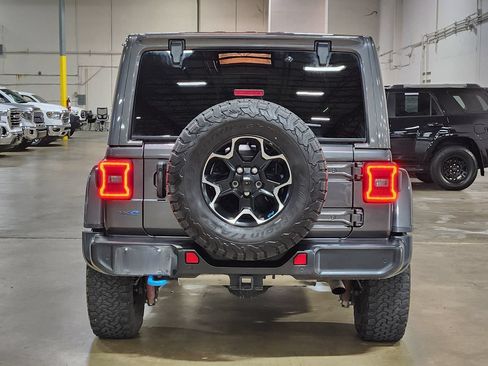 Used 2022 Jeep Wrangler Unlimited Rubicon 4xe w/ Cold Weather Group AWD/4WD image 10