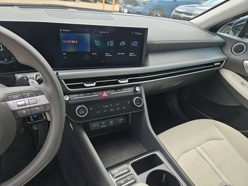 Used 2025 Hyundai Sonata SEL FWD image 17