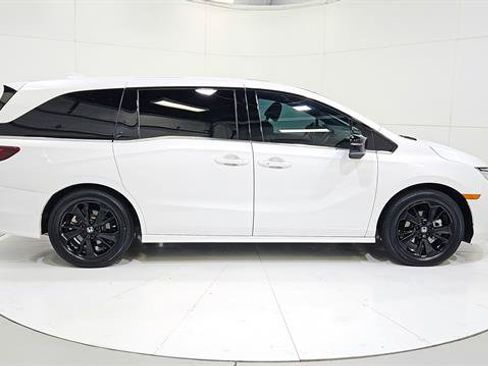 Used 2024 Honda Odyssey Sport image 9