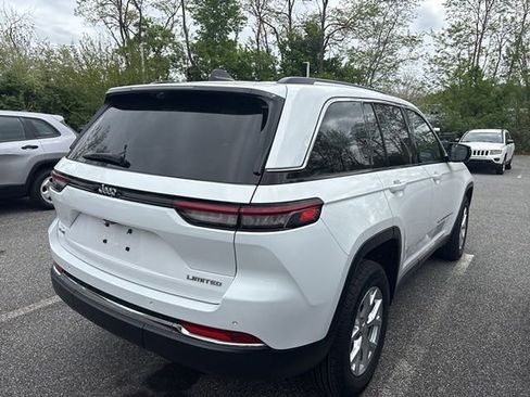 Used 2024 Jeep Grand Cherokee Limited w/ Luxury Tech Group II AWD/4WD image 8