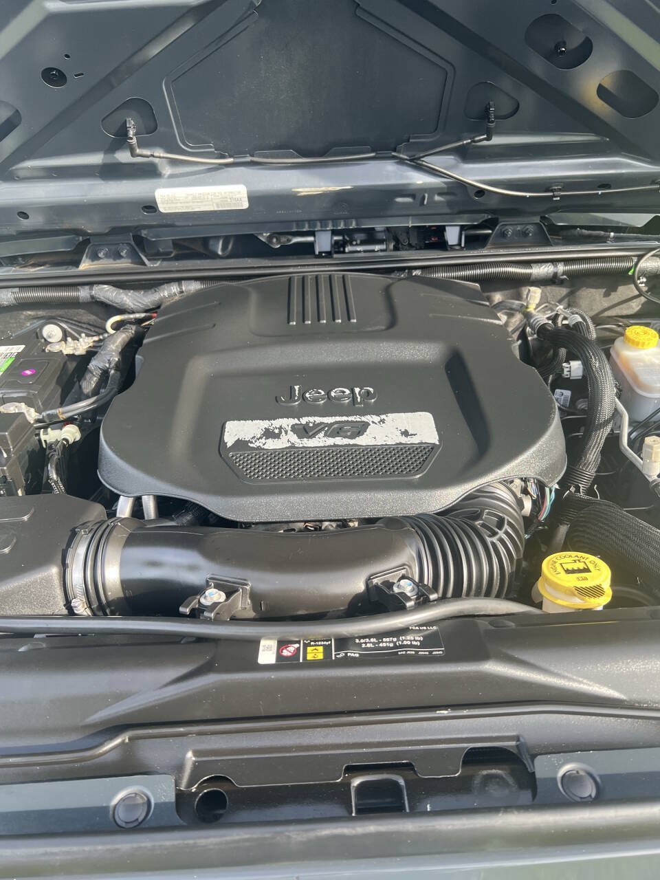 Used 2018 Jeep Wrangler Unlimited Sport w/ Connectivity Group AWD/4WD image 10