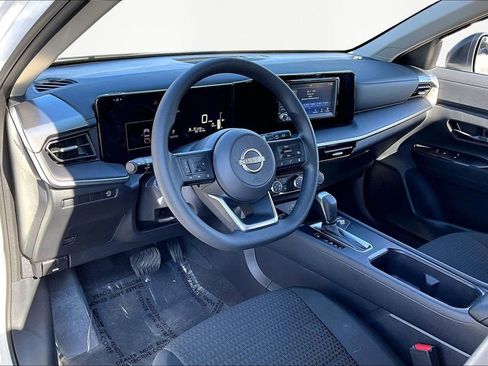 Used 2025 Nissan Kicks S image 15