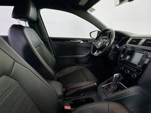 Used 2017 Volkswagen Jetta GLI image 28