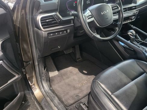 Used 2025 Kia Telluride S FWD image 3