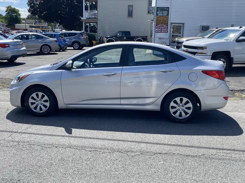Used 2017 Hyundai Accent SE FWD image 8