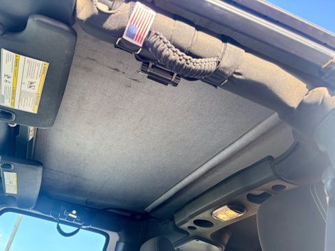 Used 2016 Jeep Wrangler Unlimited Sahara image 36